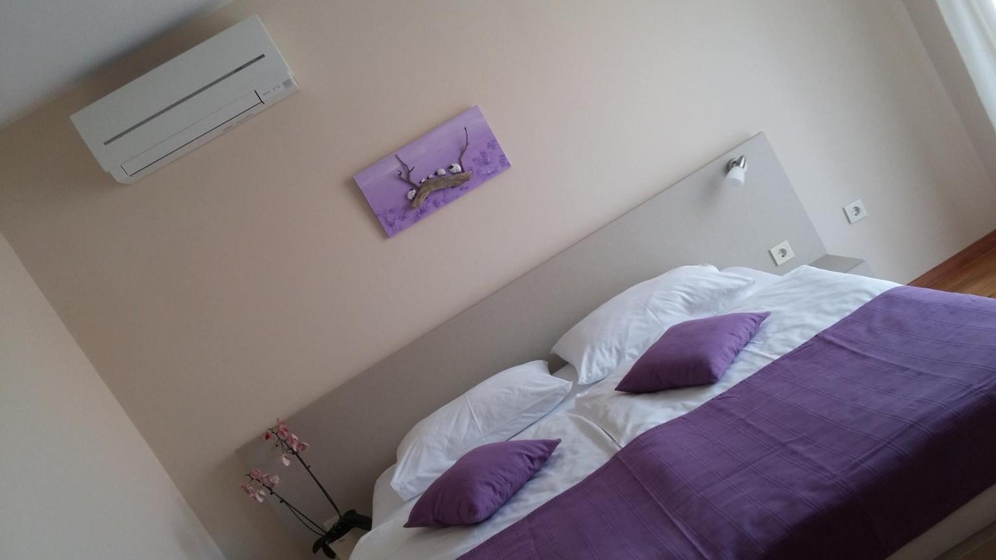 Rooms Vukusic Rab Town Room photo