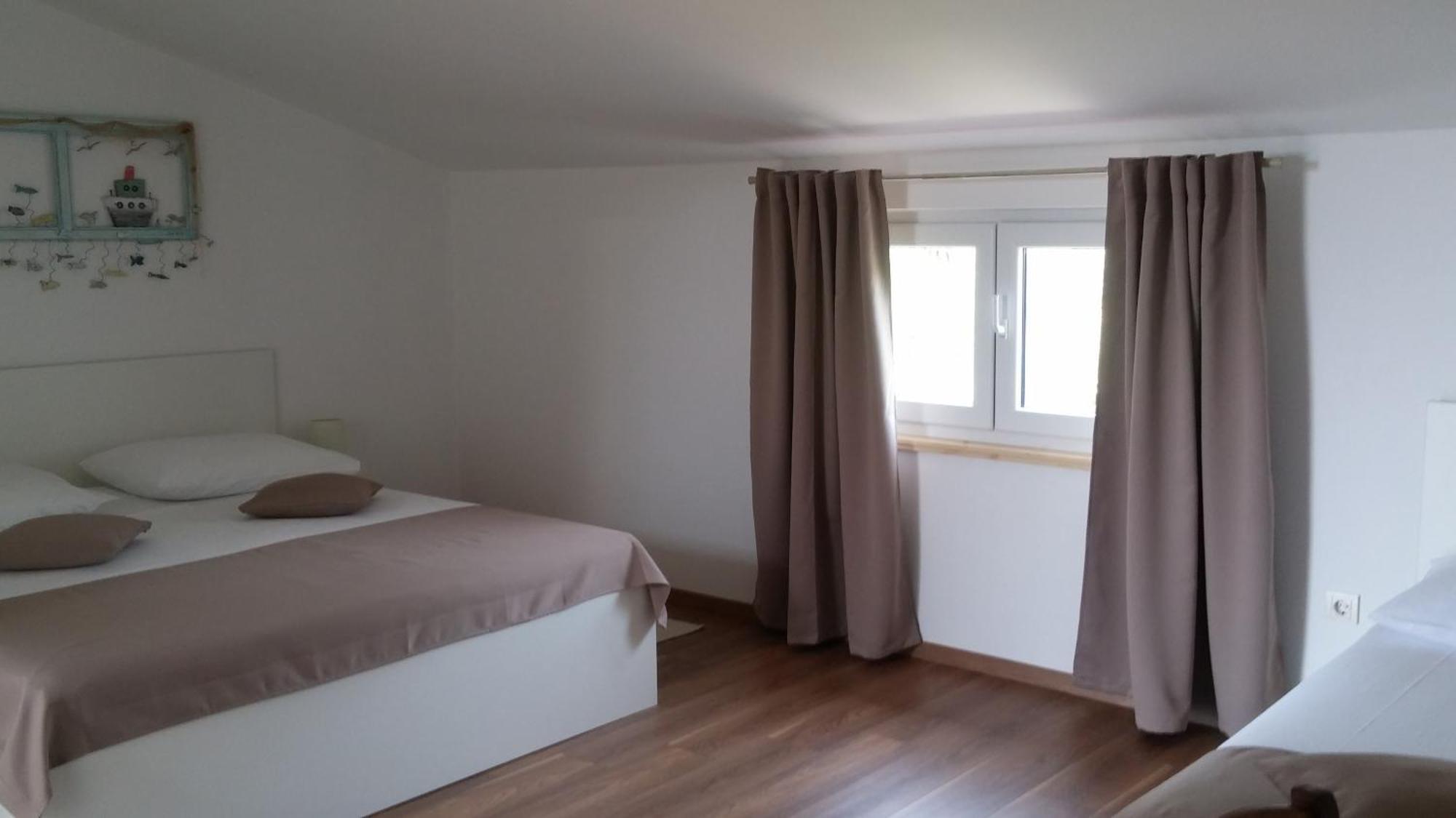 Rooms Vukusic Rab Town Room photo