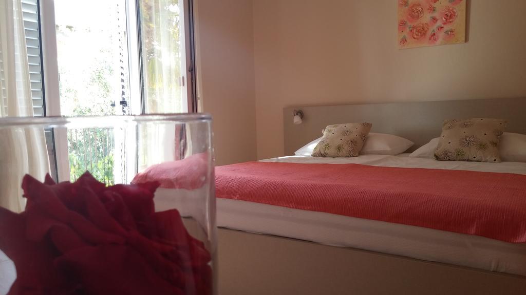 Rooms Vukusic Rab Town Exterior photo
