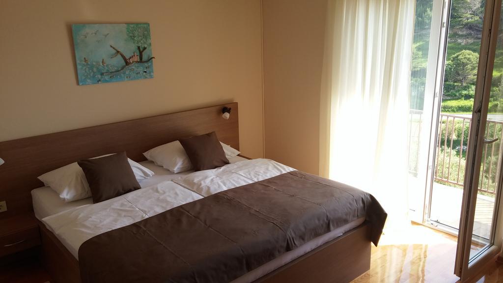Rooms Vukusic Rab Town Exterior photo