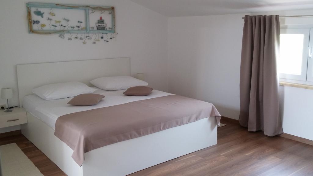 Rooms Vukusic Rab Town Exterior photo