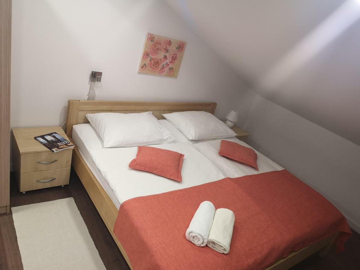 Rooms Vukusic Rab Town Exterior photo