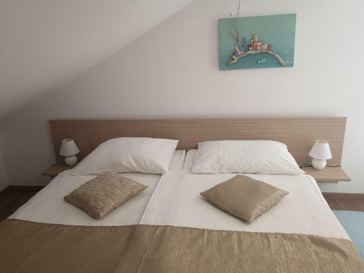 Rooms Vukusic Rab Town Exterior photo