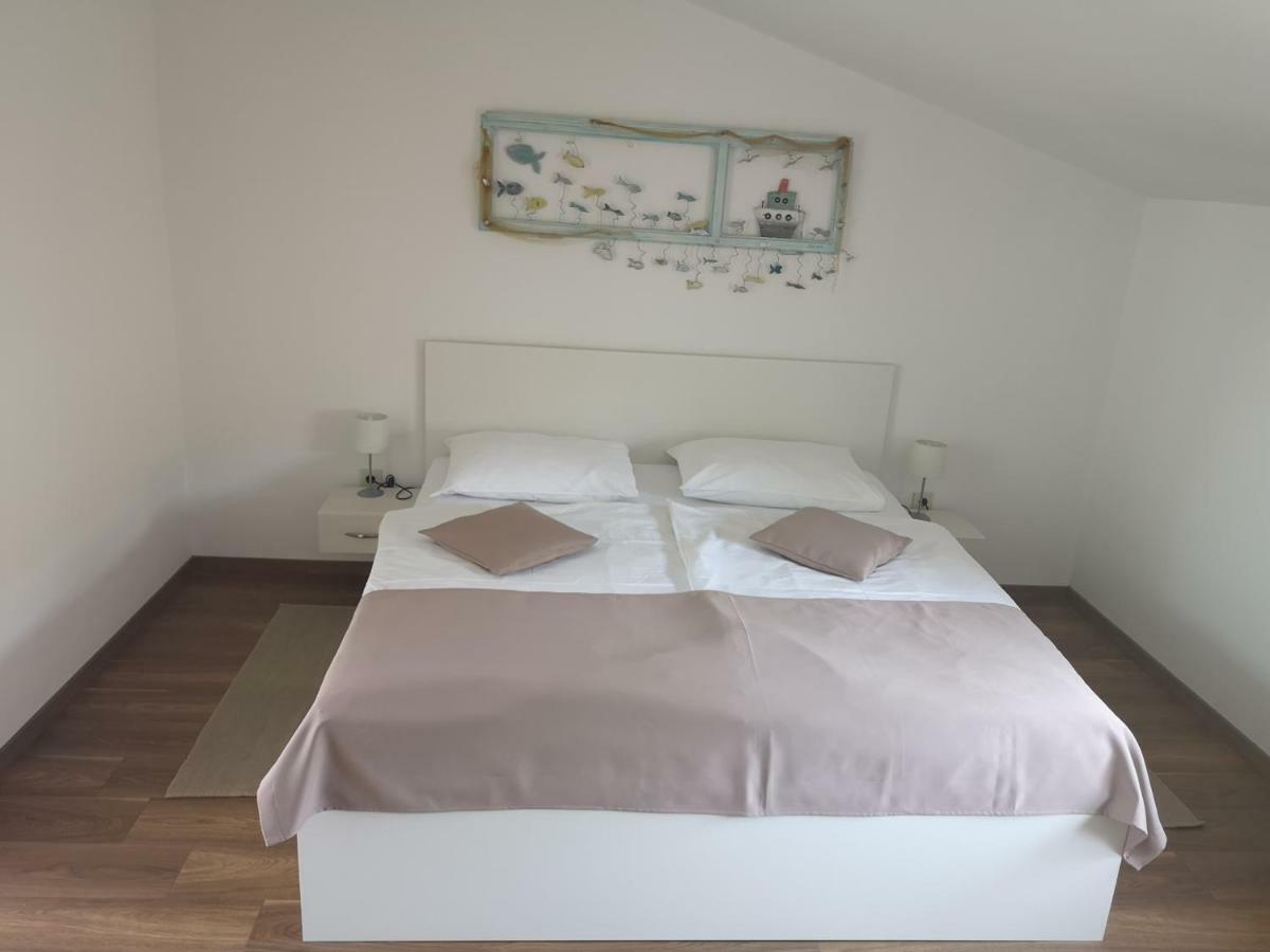 Rooms Vukusic Rab Town Exterior photo