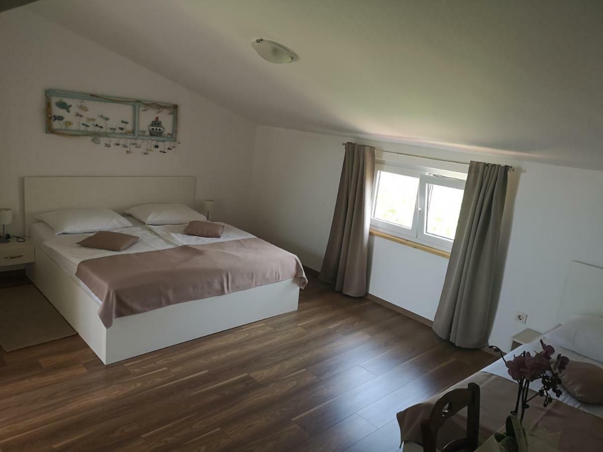 Rooms Vukusic Rab Town Exterior photo